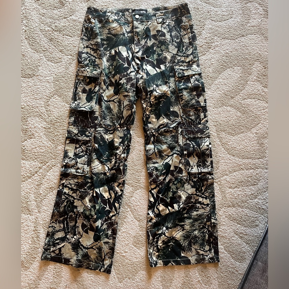 camo cargos